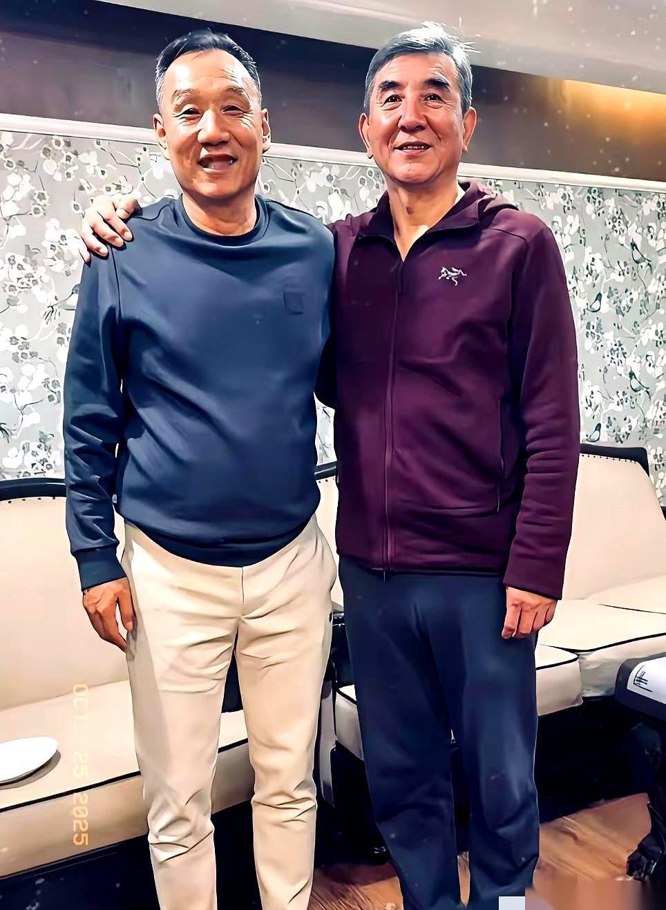 八十年代的国足前锋线有多“富裕”？
说出来怕现在的球迷不信。
一个十号马林，高家