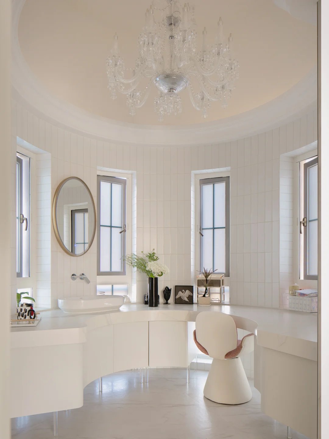 1100㎡法式轻奢别墅｜弧形化妆间美成婚纱现场