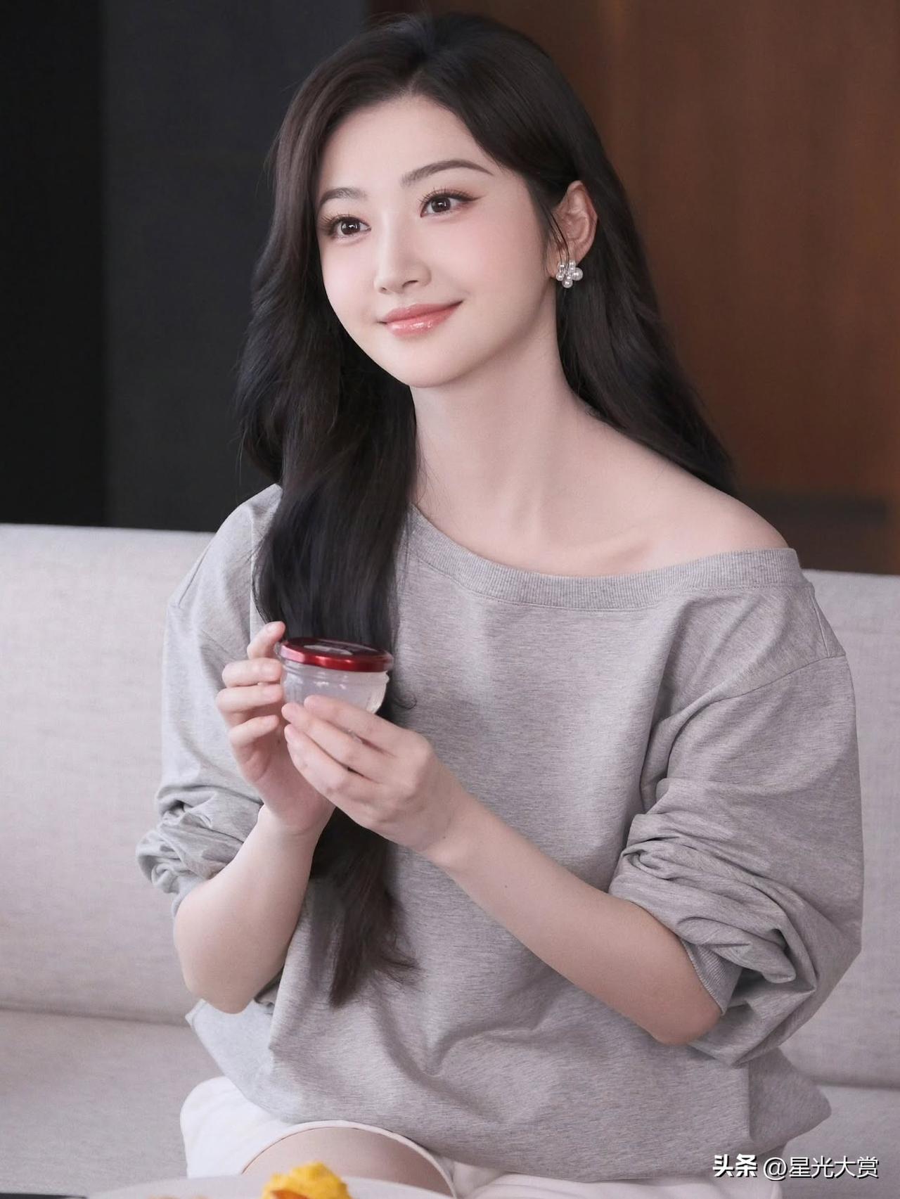 景甜的颜与身材太权威了，内娱应该算独一份了吧。白幼瘦真不好看，你同意么？