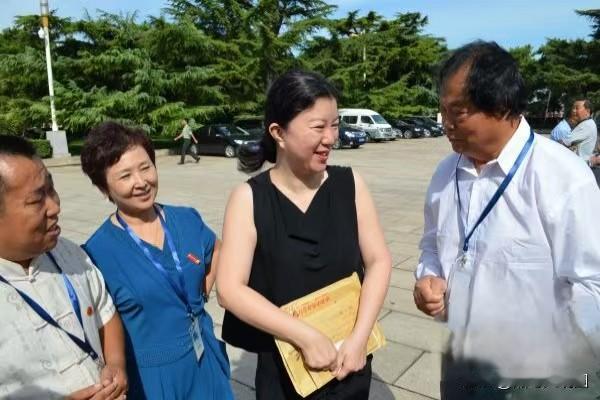 照片上这个女人，是一个有情有义的女人。知道她是谁吗？

1950年，朝鲜战争爆发