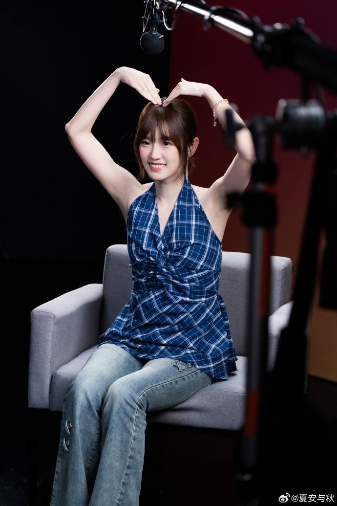 百万点赞见证！夏安“世一翻”视频登英雄联盟官抖首个百万点赞的视频！每一个流畅的采