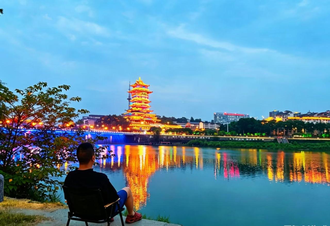 总有人说，自己的路要自己走，自己的命运要自己掌握，我可不相信！毕竟很多时候，命运