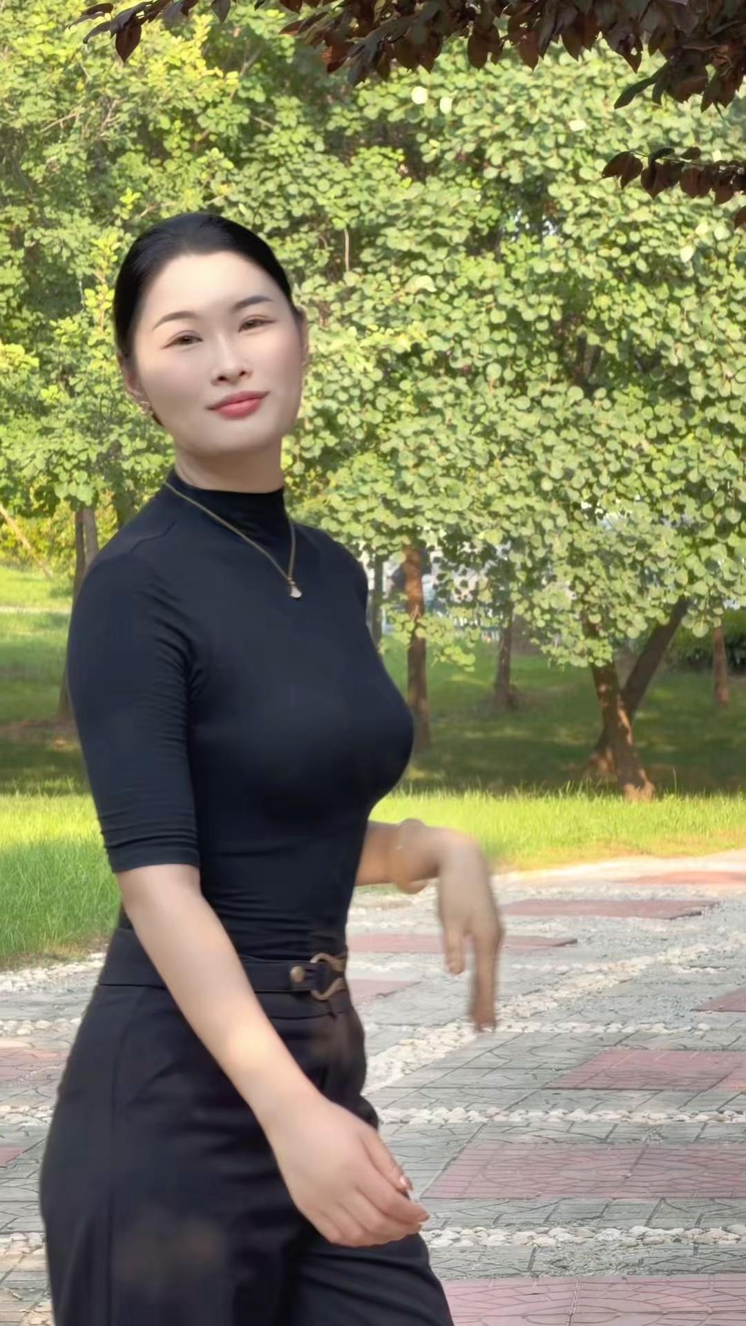 莫问太多人生本就蹉跎活的就要洒脱