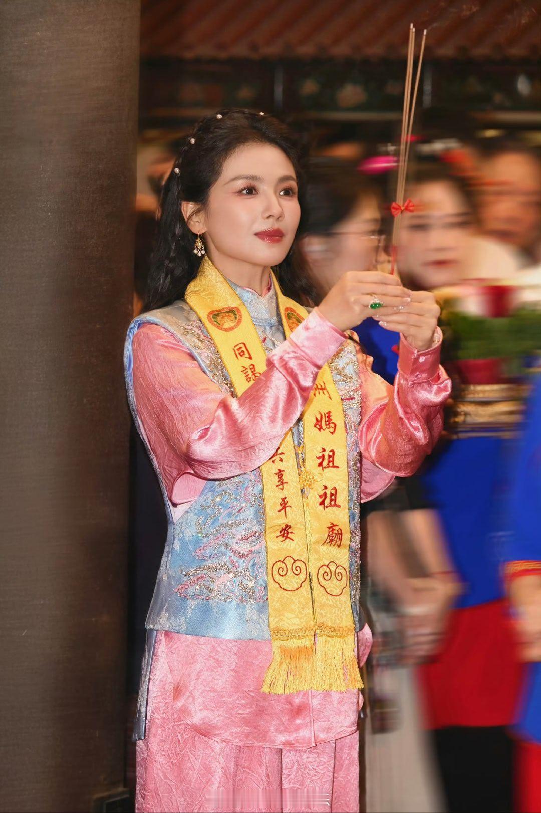 刘涛这造型真的太端庄圣洁了刘涛妈祖诞辰守夜刘涛 好端庄神性的美