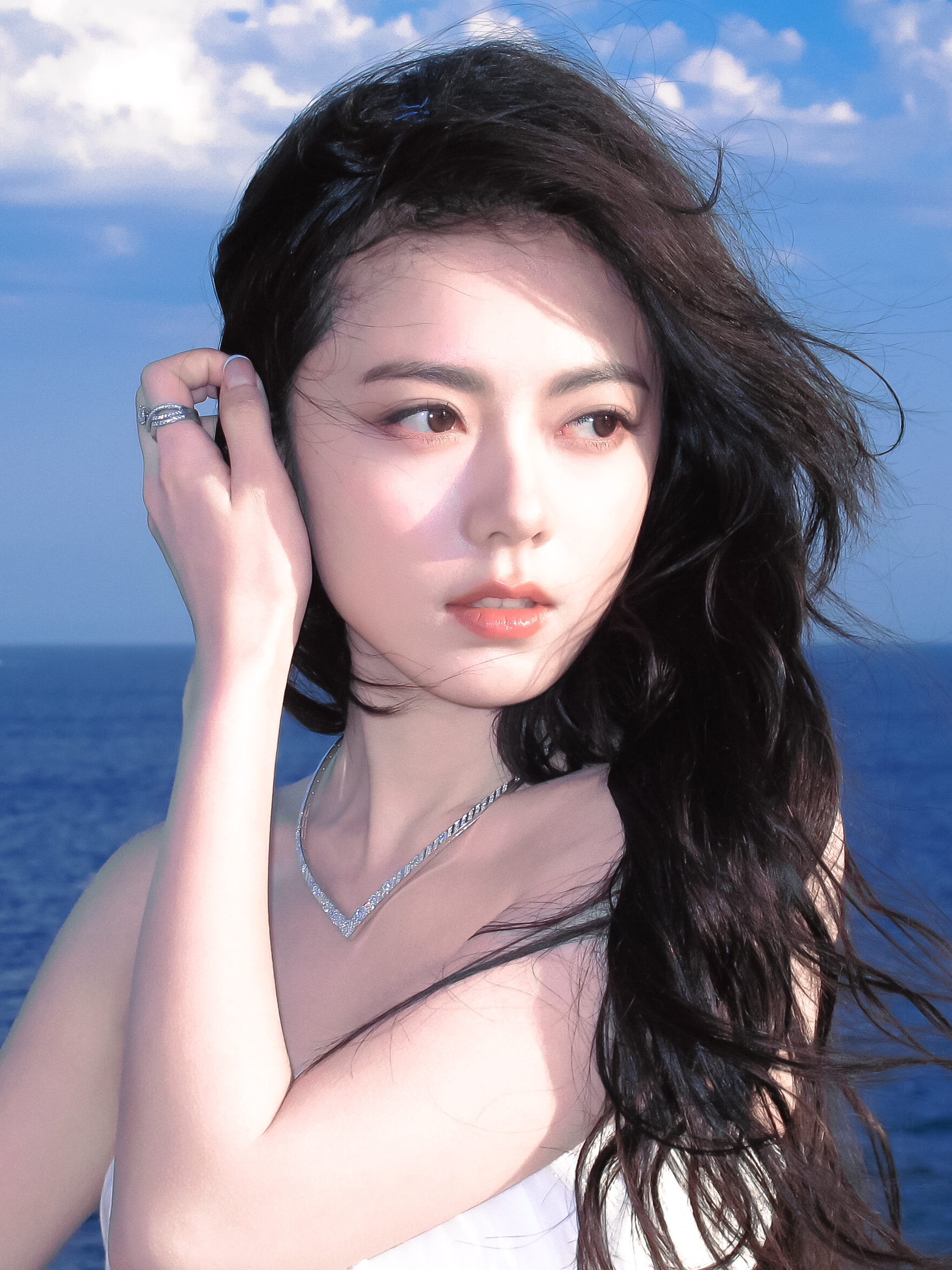 赵今麦 海边这张图未免太夯了 