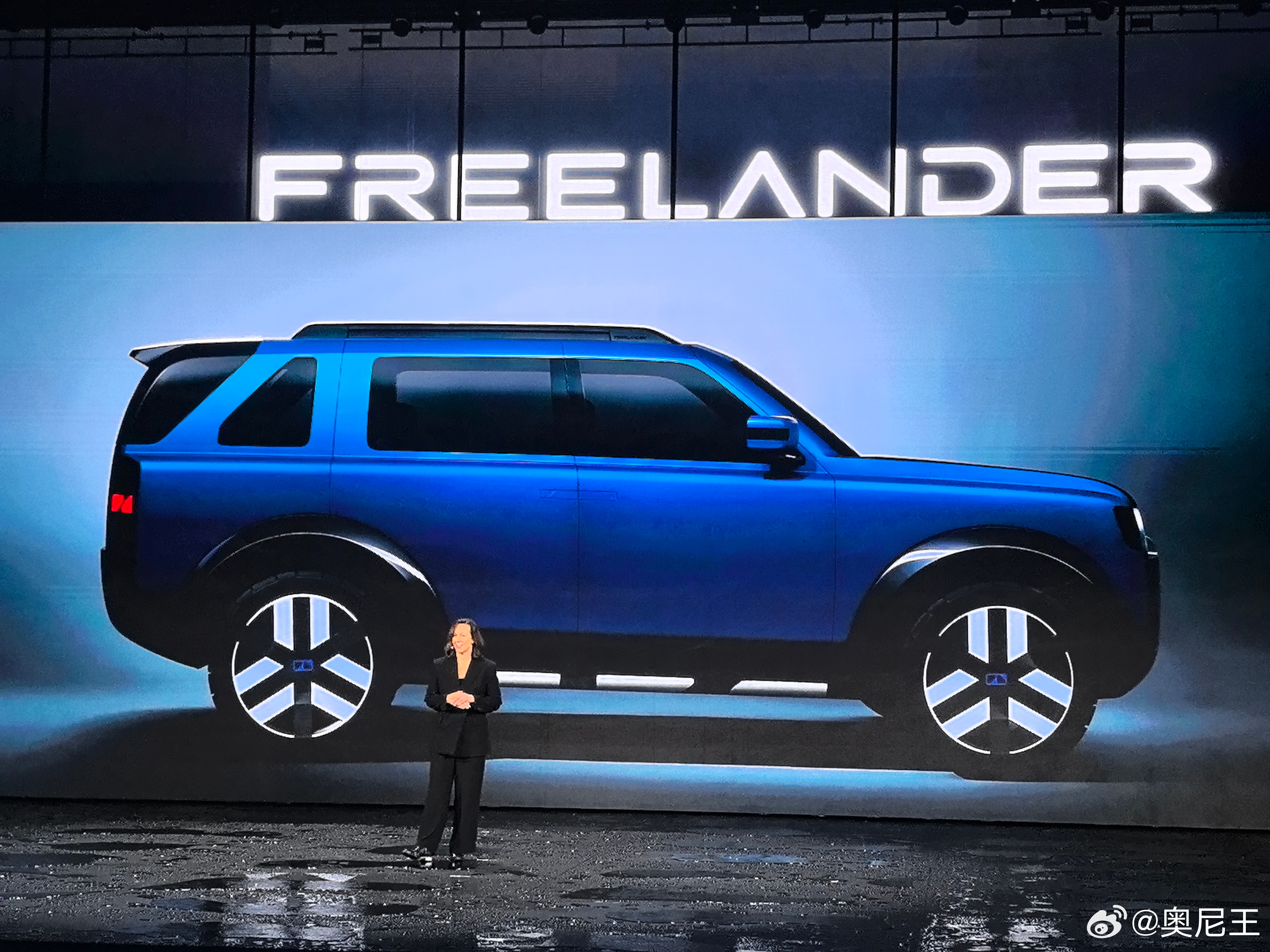 这车是真虎路虎“神行者”升级成独立智能电动品牌，这波操作挺大胆！首款概念车Con