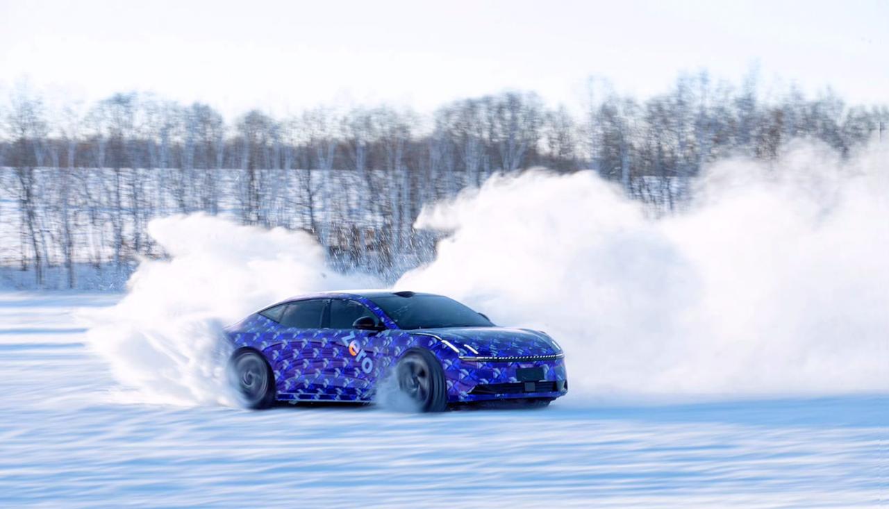 领克E371谍照曝光，800V高压平台打造？
这台车可能是领克的中大型纯电旗舰轿