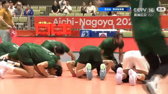 #亚运会# 【男排铜牌赛】中国男排0-3巴基斯坦 三局都没有上20，巴基斯坦男排时隔64年再拿亚运奖