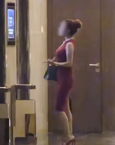 包贝尔"塌房"：我刚看完他俩的恩爱综艺，转头就被现实扇了一巴掌

说真的，我到现