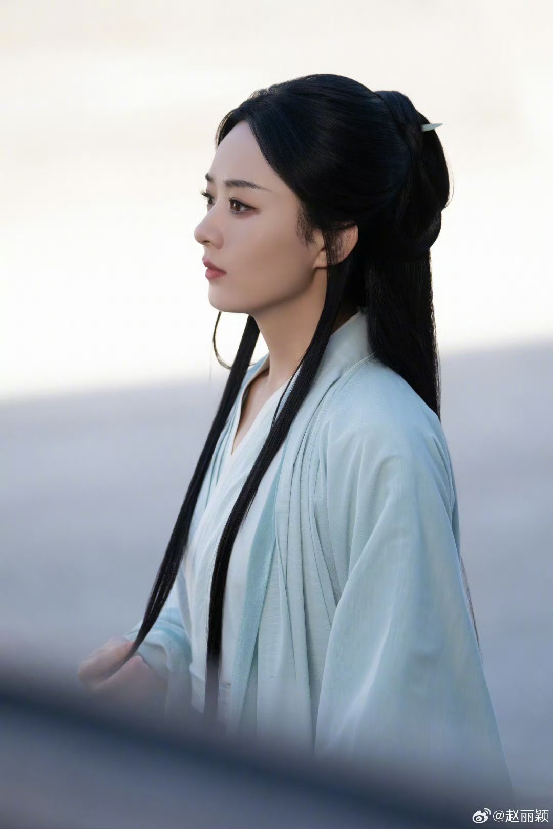 赵丽颖赵丽颖 zly纪梵希全球彩妆及香氛代言人赵丽颖＂少年存在春风里，而我陷入梦