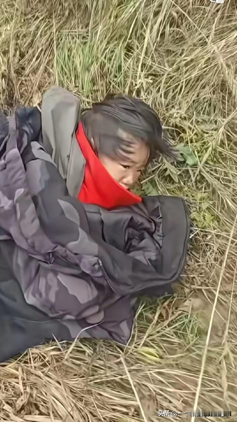 辽宁4岁女童丁一丢失被找到后上了热搜，现在丁一的家人还要面临一个问题。

当时孩