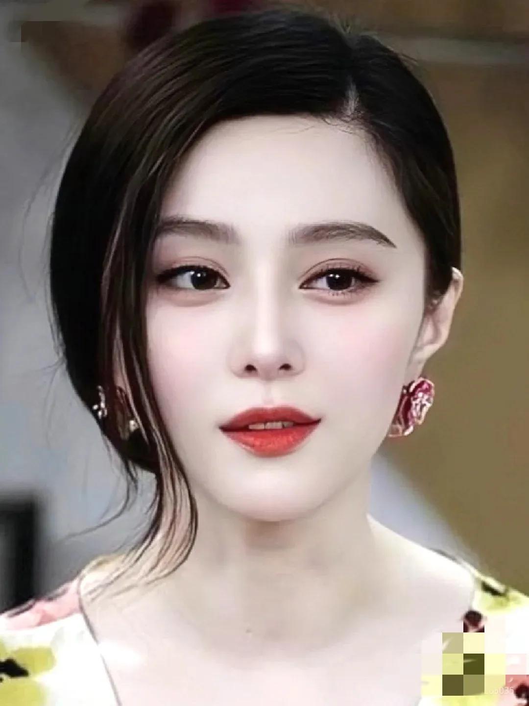 这是精修图吧！本人没有这么美，皮肤松、眼袋突兀，鹰钩鼻，耳朵不好看，根本没有镜头