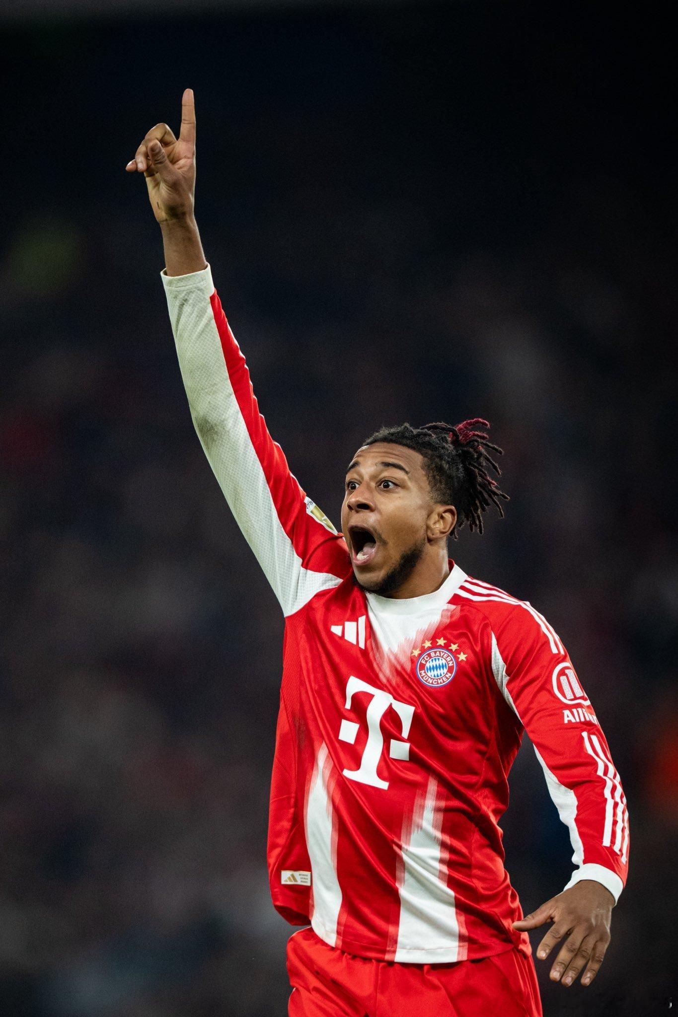 🚨邁克爾·奧利塞在對陣美因茨的比賽後，因右眼接受輕微手術，而缺席週二與週三的團