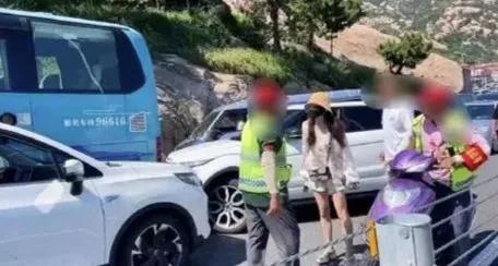 青岛路虎女打人事件已过去有一段时日了，警方对这位女司机予以拘留 10 天、罚款 