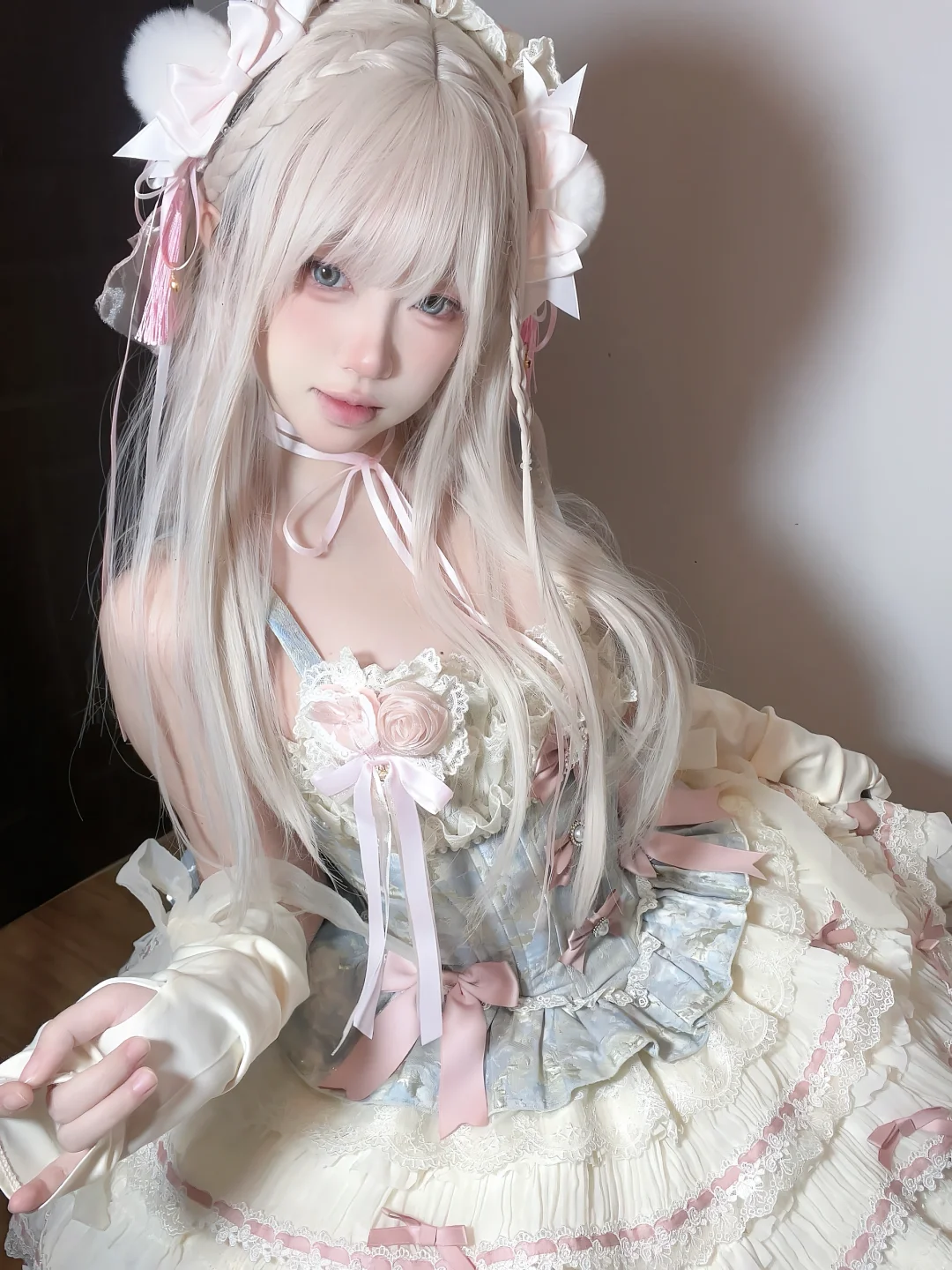 正统的lo娘是不会把脚放在桌上的