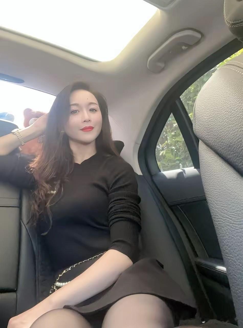 41岁了，大龄剩女。一直没有遇到自己看得上的男人，也不准备结婚了！男人没有钱也给