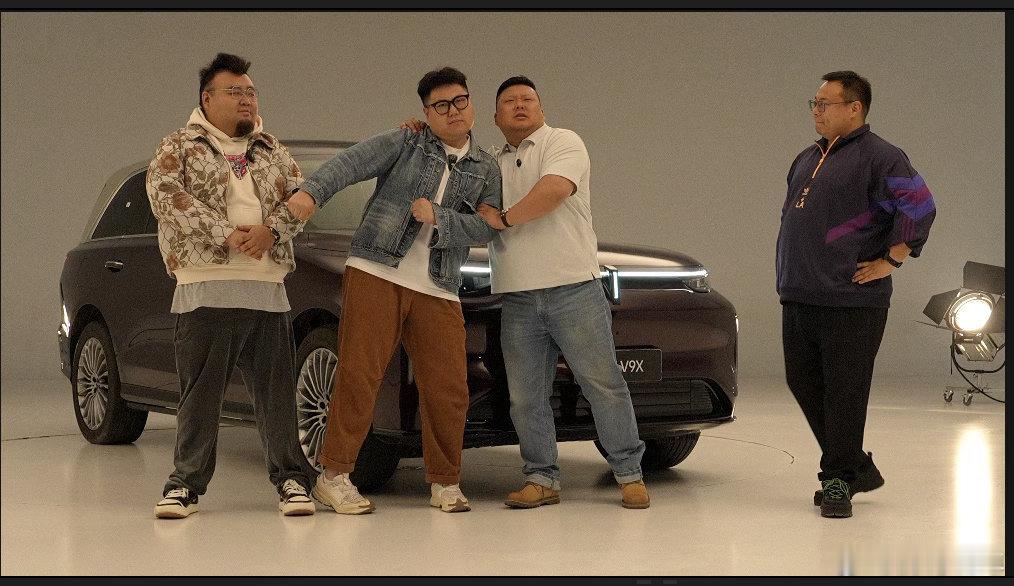 带病作业哈哈一吨男团有的胖了 有的瘦了 有的壮了 有的发财了 