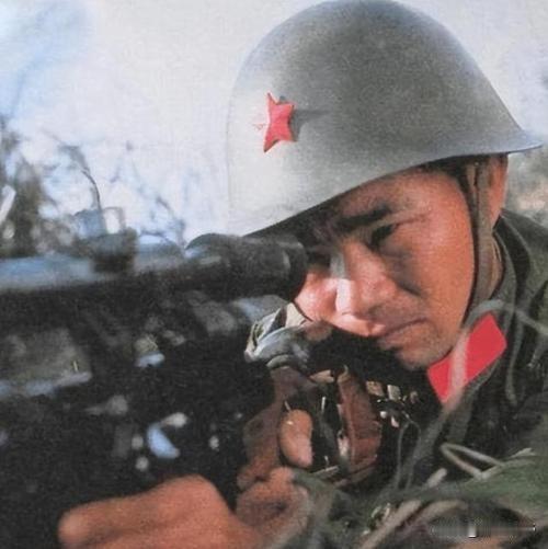 郑钰，1964年生于甘肃省庄浪县，曾连续三次高考都失利了，不甘心平凡度日的他，决