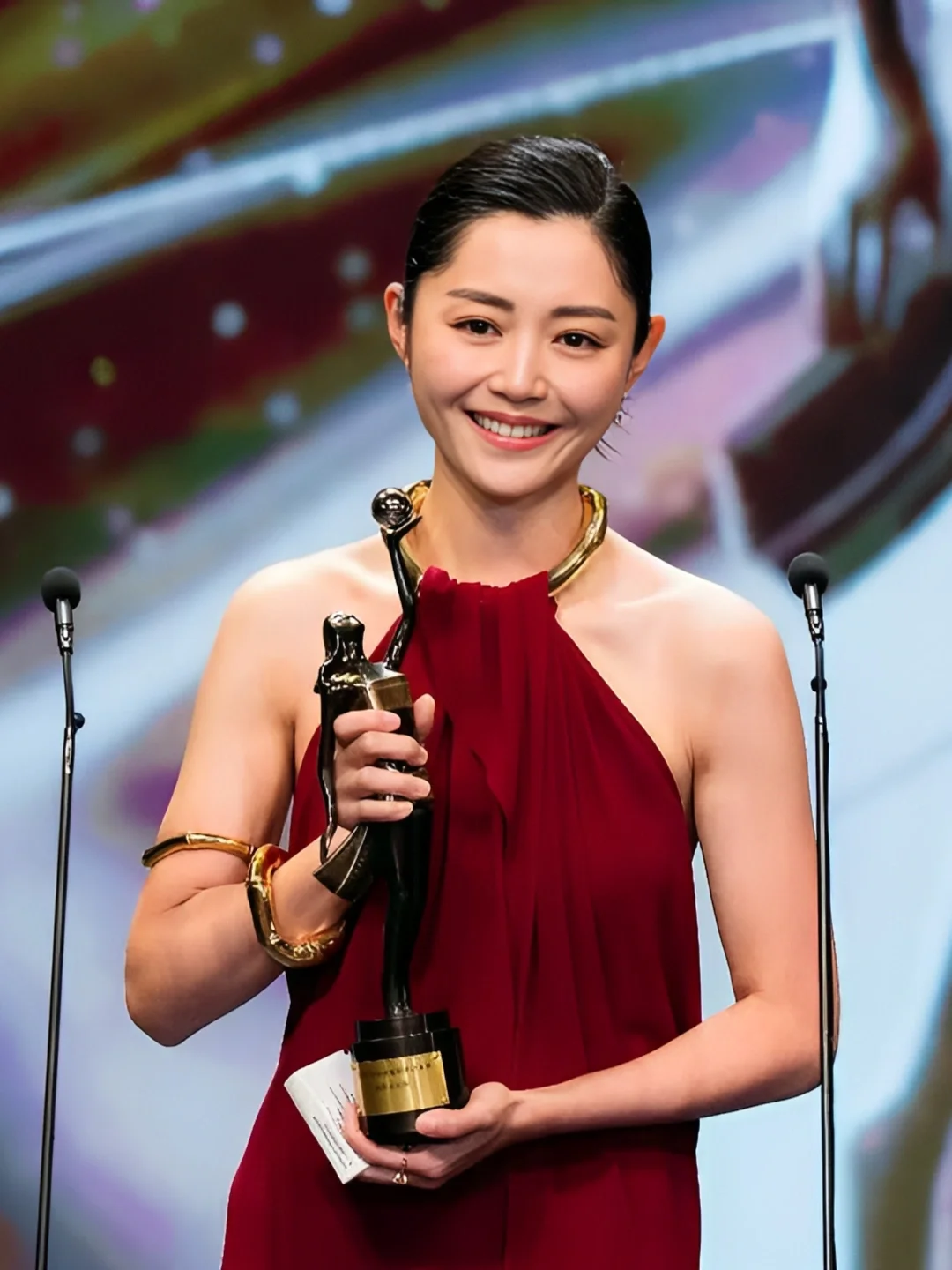 恭喜卫诗雅获得第43届金像奖“最佳女主角”