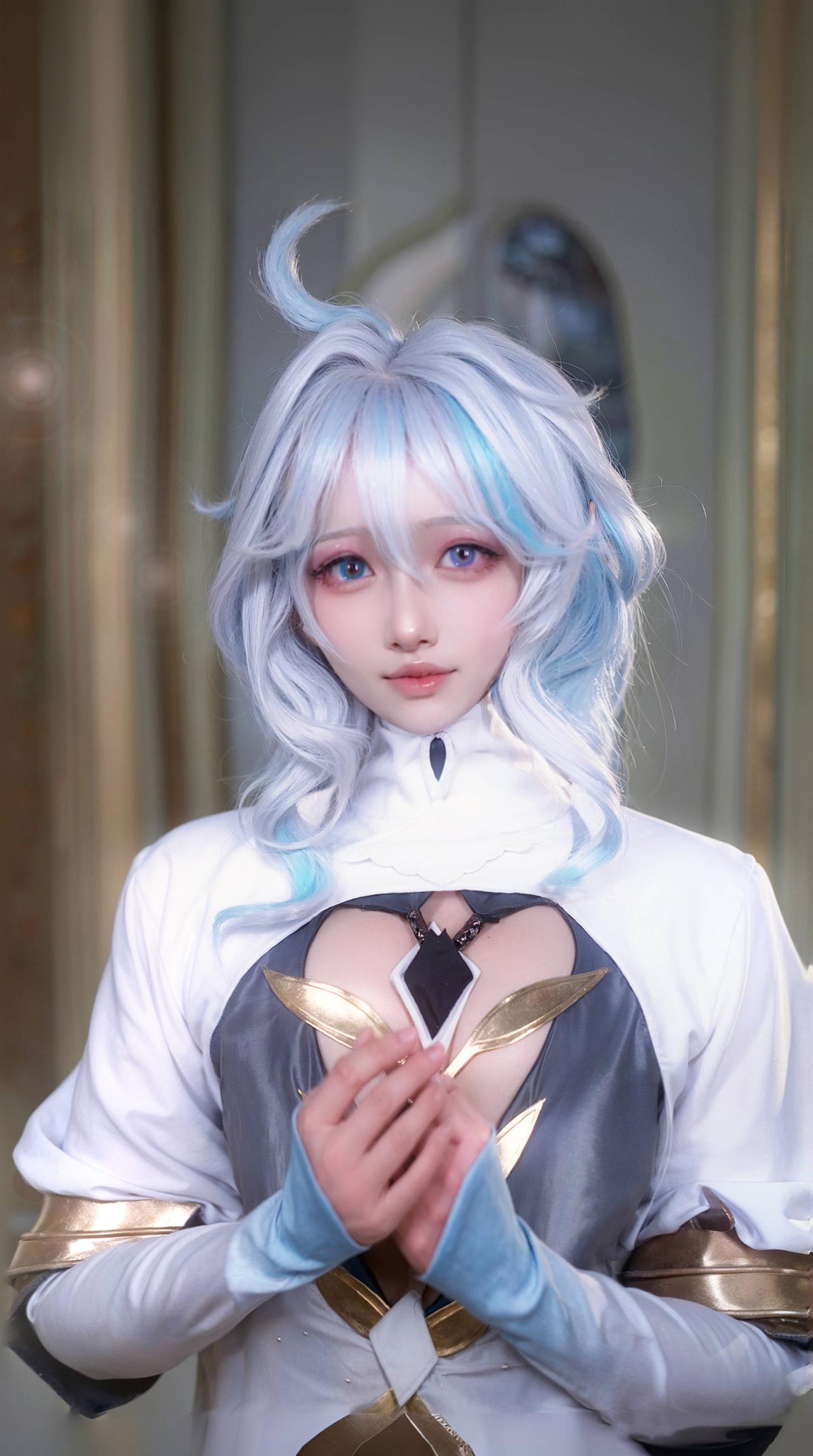 我魔神芙卡洛斯的真身，一直在枫丹！
COSER：雪饼饼饼lux#原神##游戏##