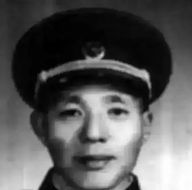 1985年，一纸命令，曾手握浙江军政大权的开国少将南萍，党内外一切职务全撤，退出