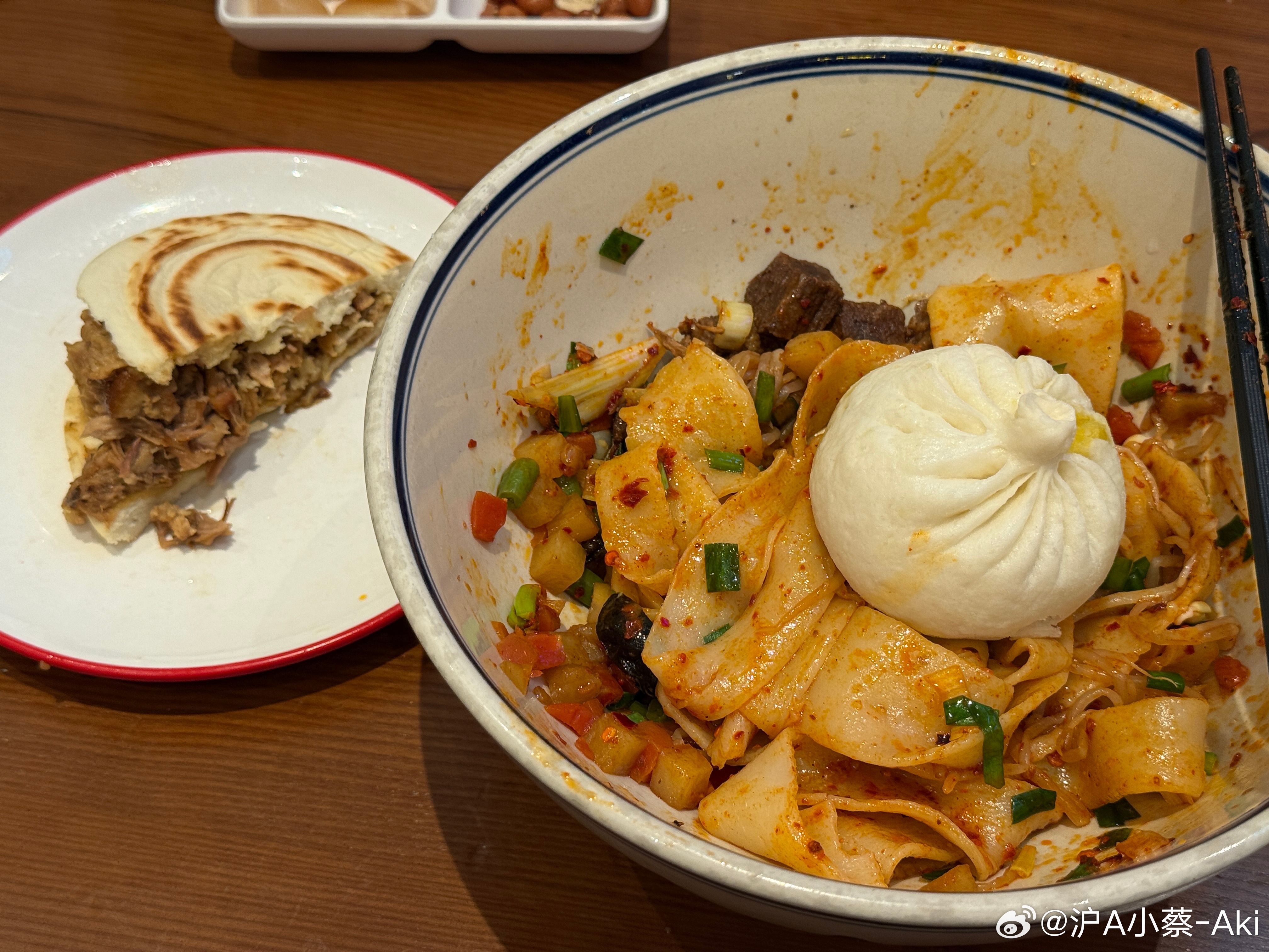 今天晚饭主打一个碳水+碳水 