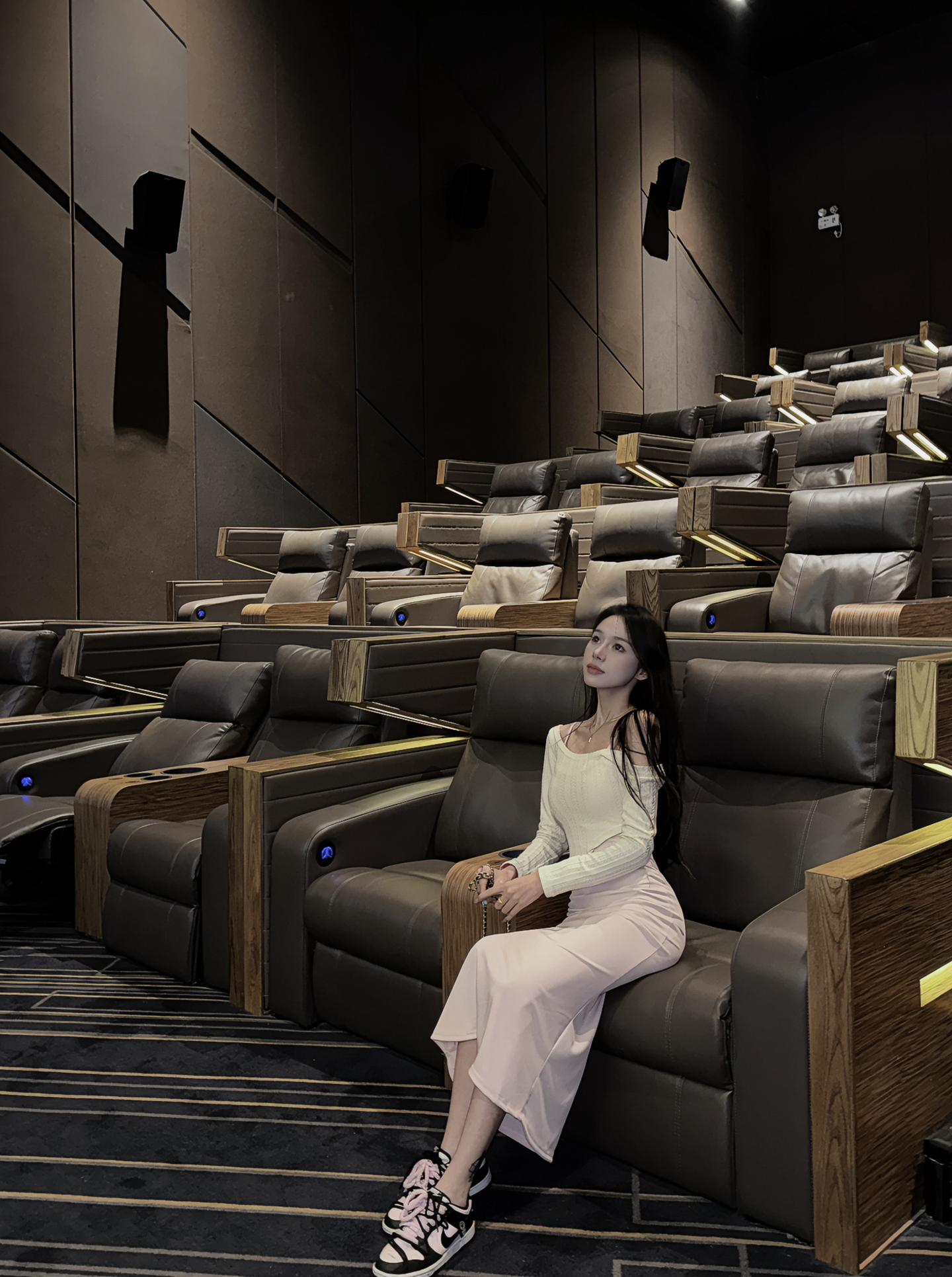 冷吗 我开热点给你