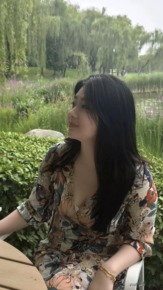 朋友，人生的路，你走累了吗？

慢下来，停下来，歇一会吧，我在“宇宙岛”等你喝杯
