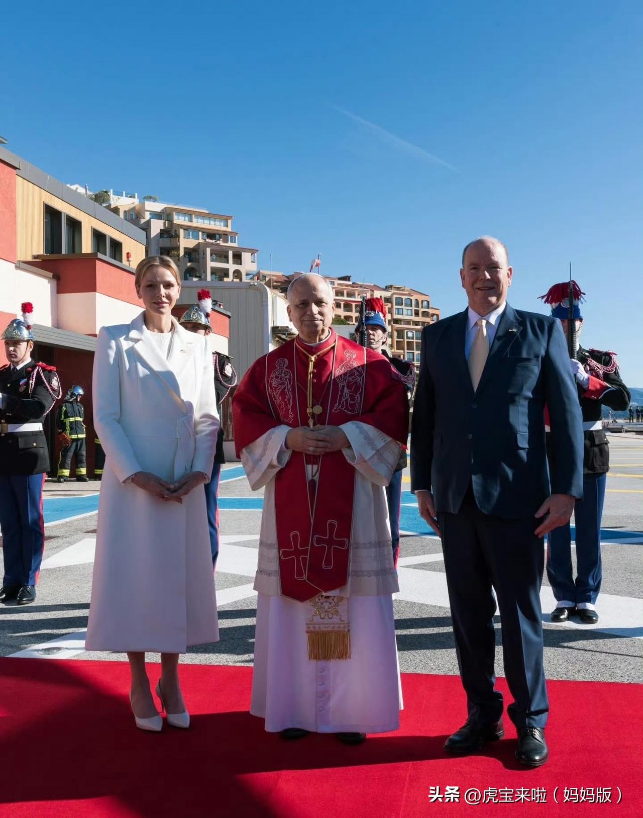 500年以来第一次！教皇利奥十四世访问摩纳哥！阿尔贝亲王一家四口迎接，亲王夫妇更
