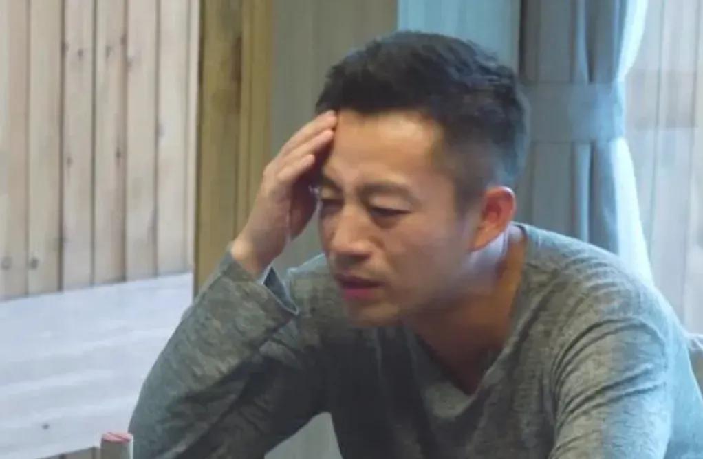 汪小菲的恋爱脑又开始泛滥了！
汪小菲深夜连线情感主播，又开始纠结和关爱自己的前妻