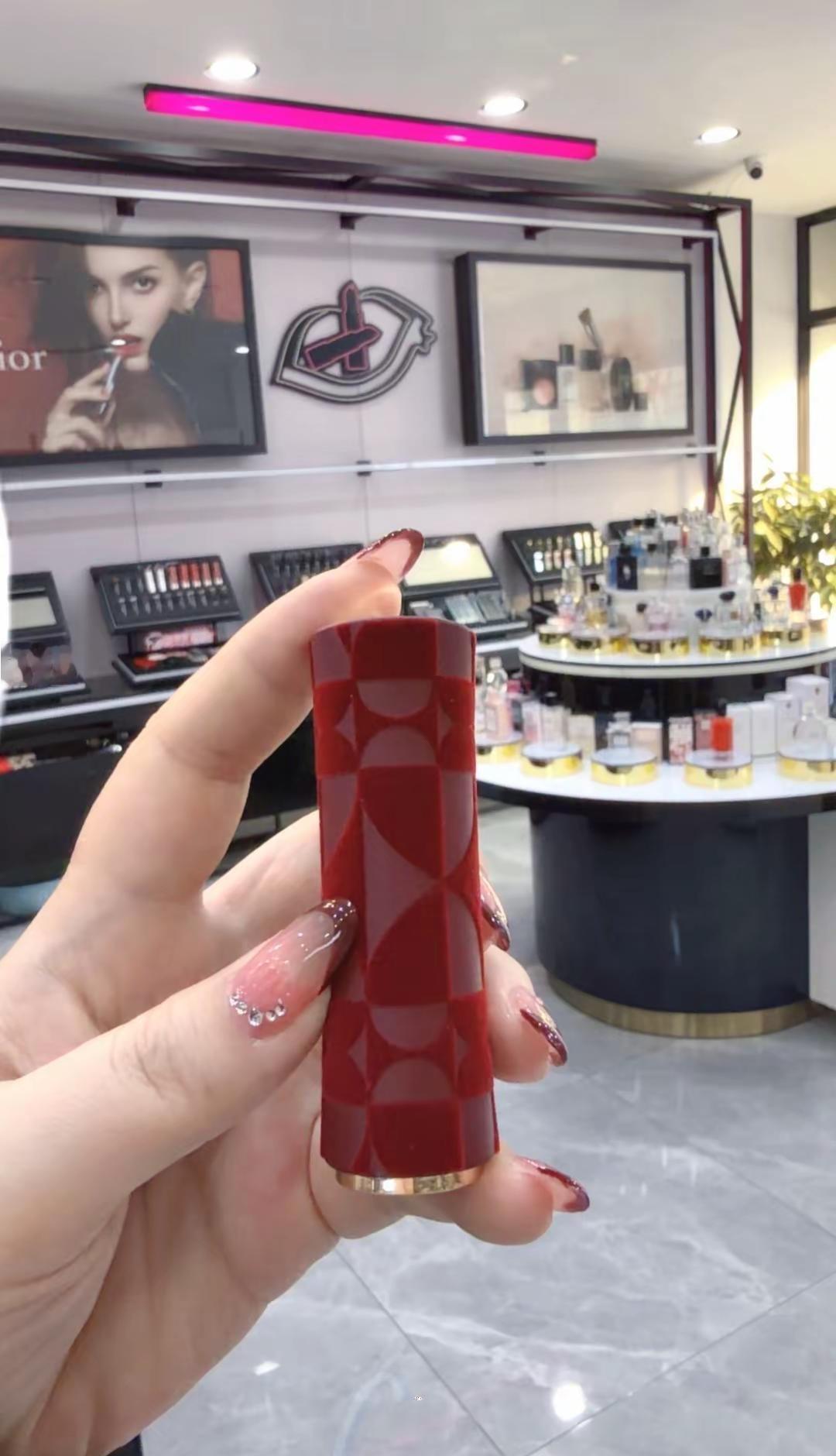 我无心博弈，只想安安稳稳，享受这越来越少的青春玩啥我们都认真