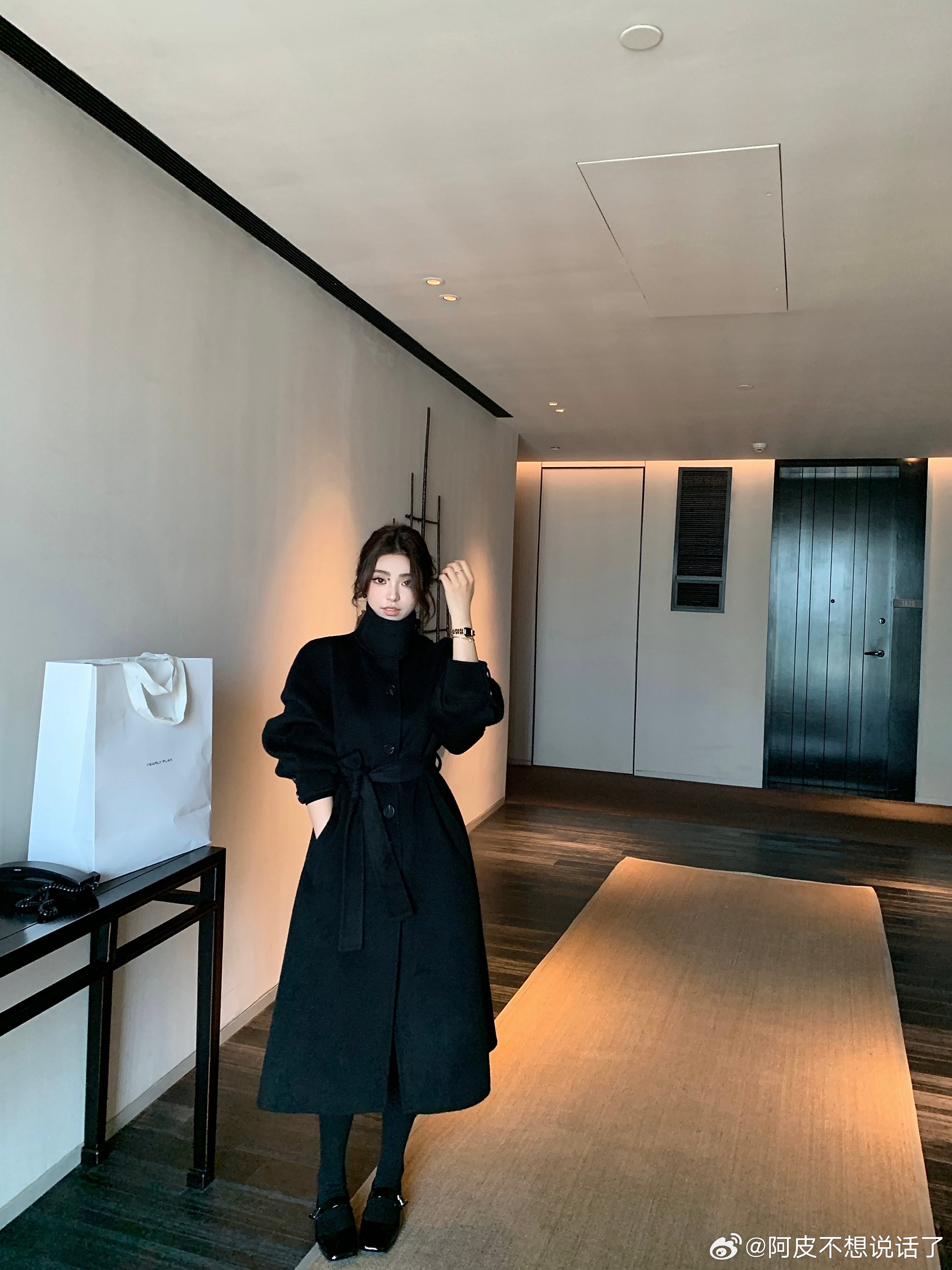 搞定了一款性价比超高的全驼绒面料的关门大衣[打call]我一直很喜欢驼绒的品质 