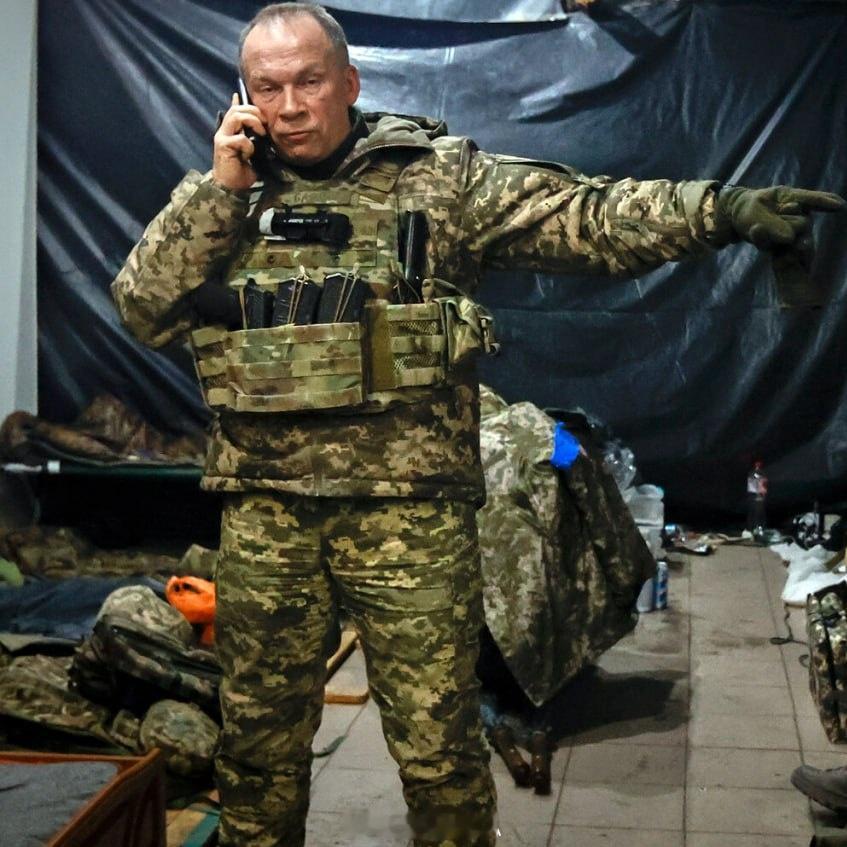 西尔斯基在接受天空新闻采访时表示，俄罗斯已在前线部署了超过71万名军事人员，并且