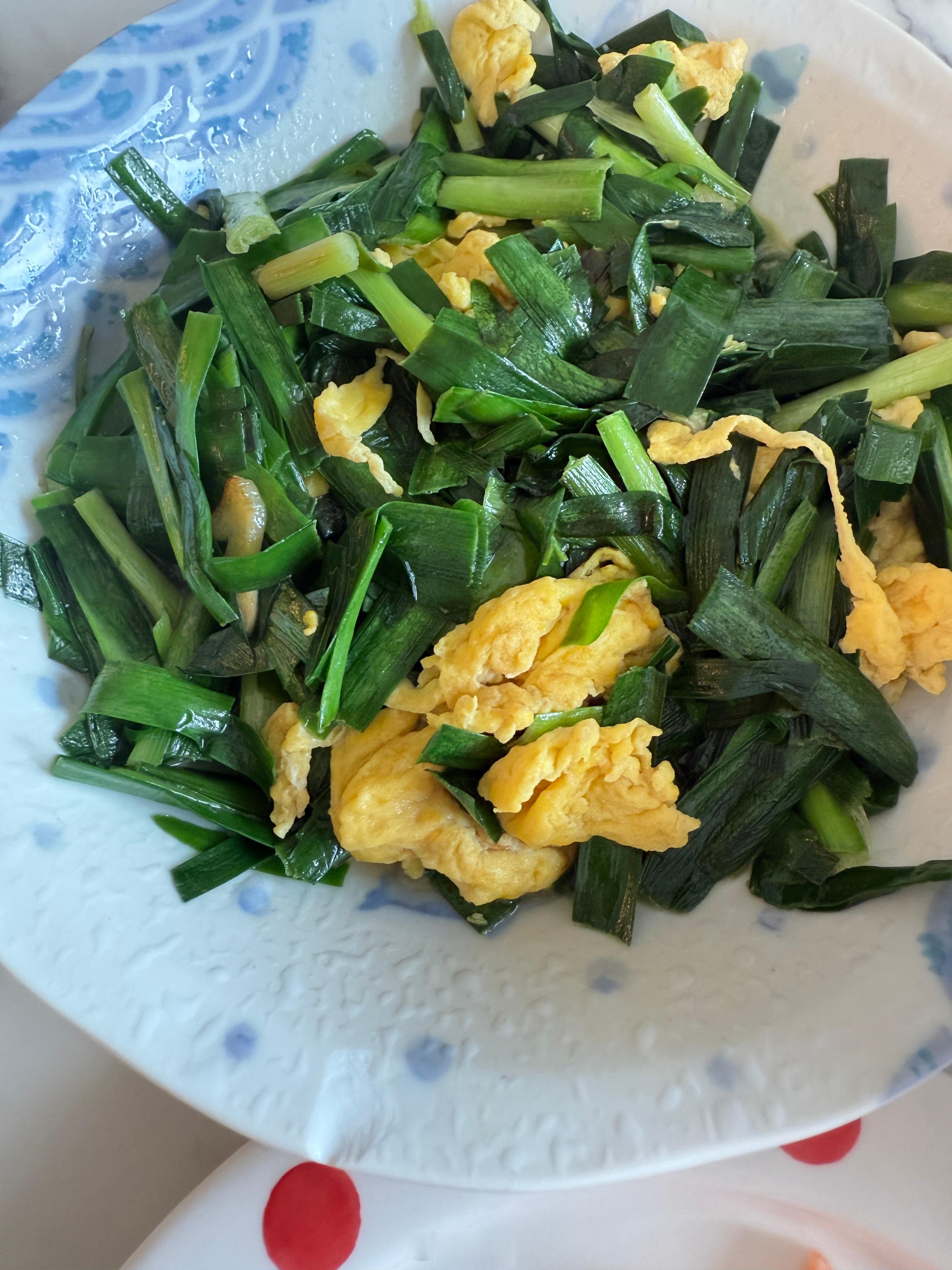 中午开饭的时候大素才打电话问我饭煮好了吗？又说他的车被堵在最里头开不出去了，所以