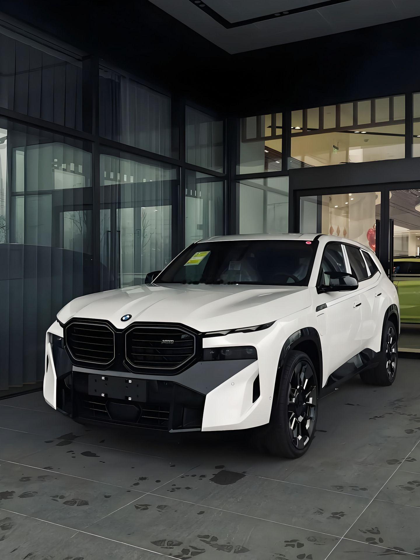 BMW XM，电机和V8并存宝马 ​​​