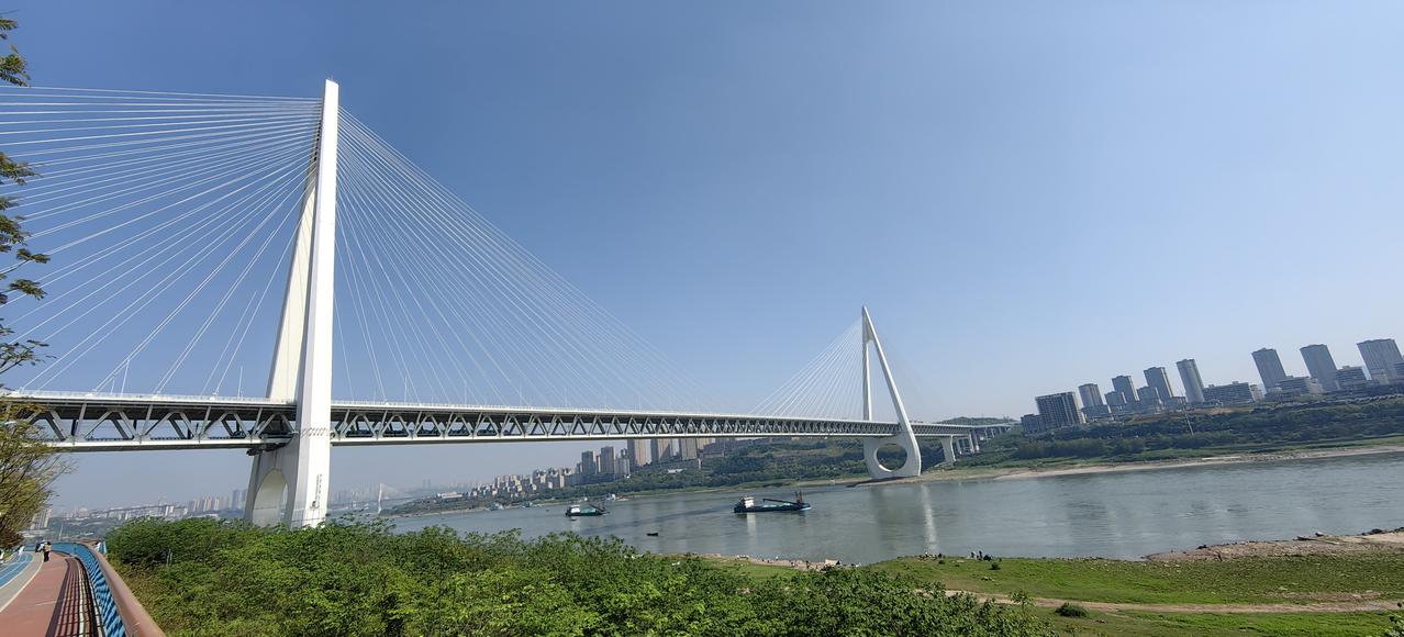 [送心]大渡口滨江路，白居寺长江大桥，不但有“时空之门”的梗，而且确实很“巨大”