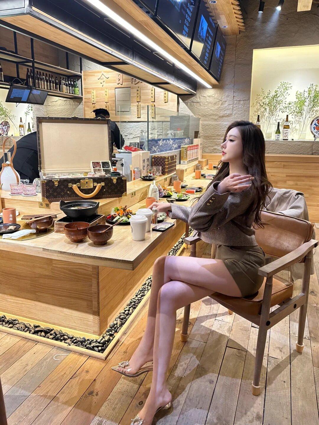 幸福就是有人凌晨陪你吃烧鸟🍢