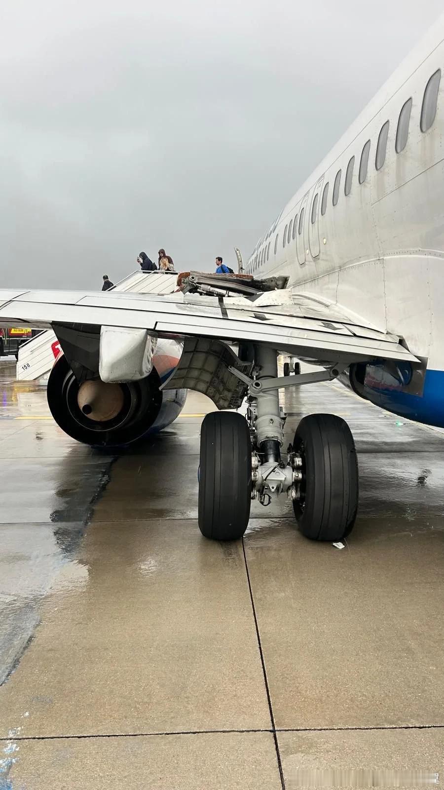 2月13日，土耳其安塔利亚机场 (AYT)。一架属于SunExpress航空公司