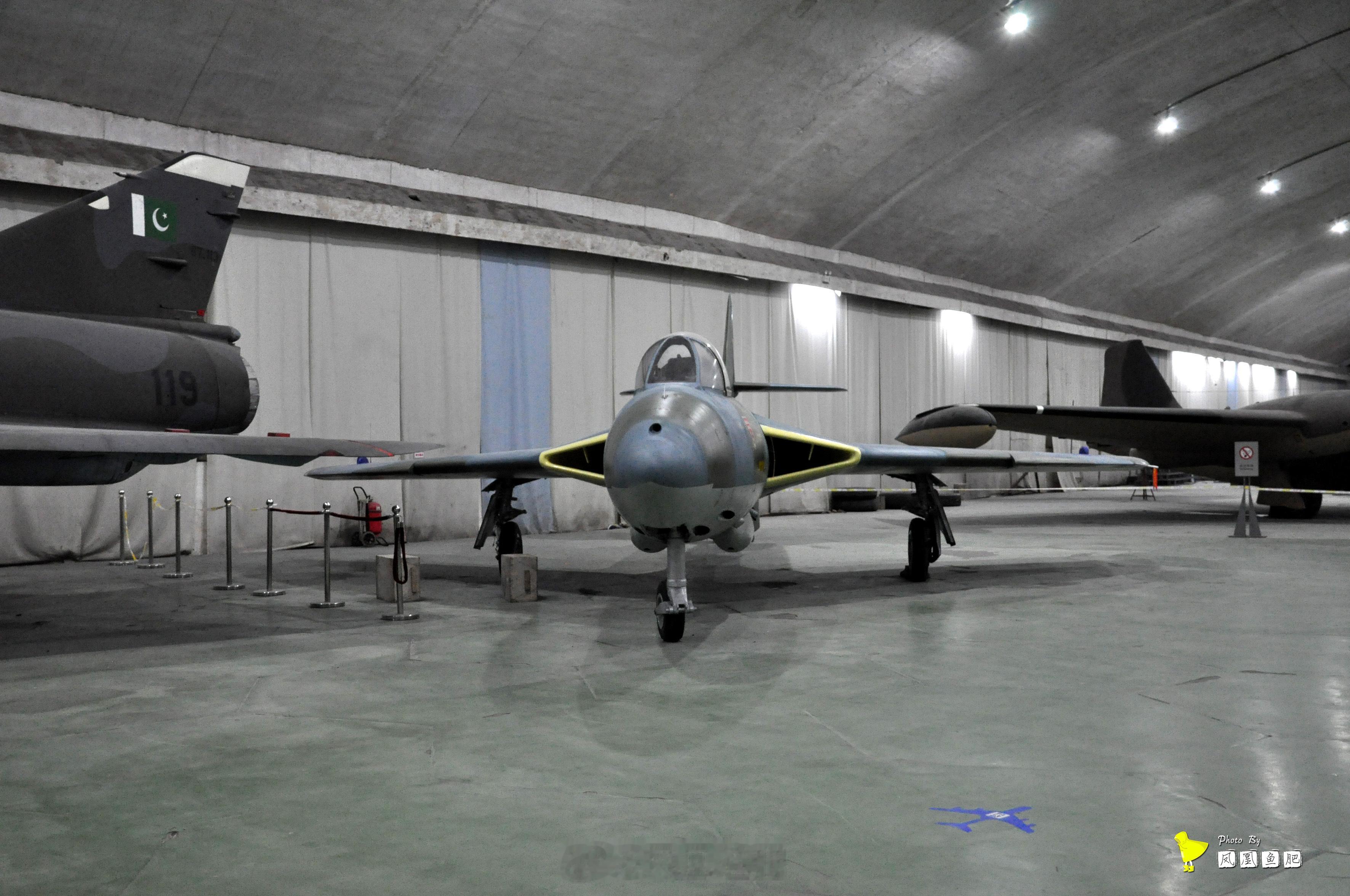 NO. 49航空博物馆 里的  霍克猎人   Hawker Hunter  从机