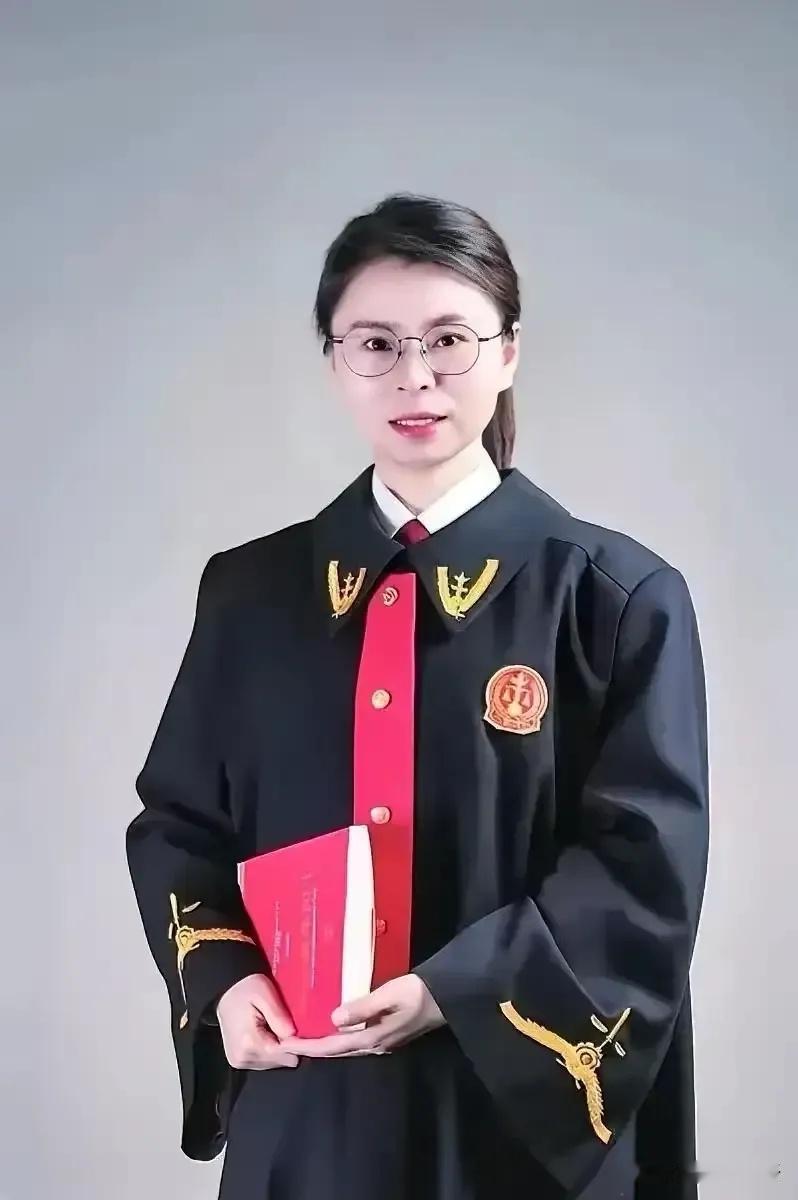 在茉莉奶白侵权案中，法官徐飞云判决侵权赔偿超过一千万元，成为茶饮行业最高赔偿案例