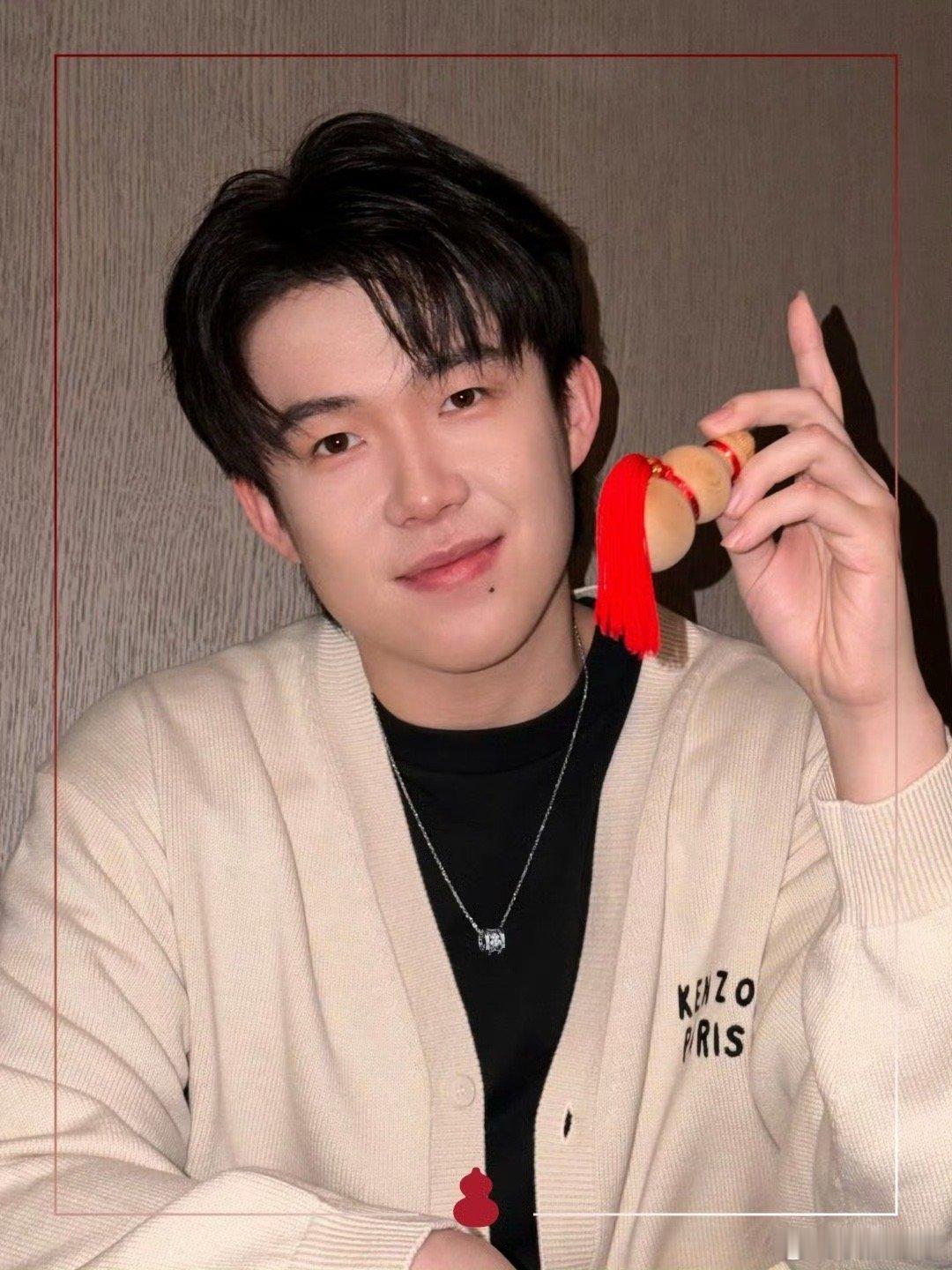 王楚钦把眼镜P掉了王楚钦是近视吗👓？ 