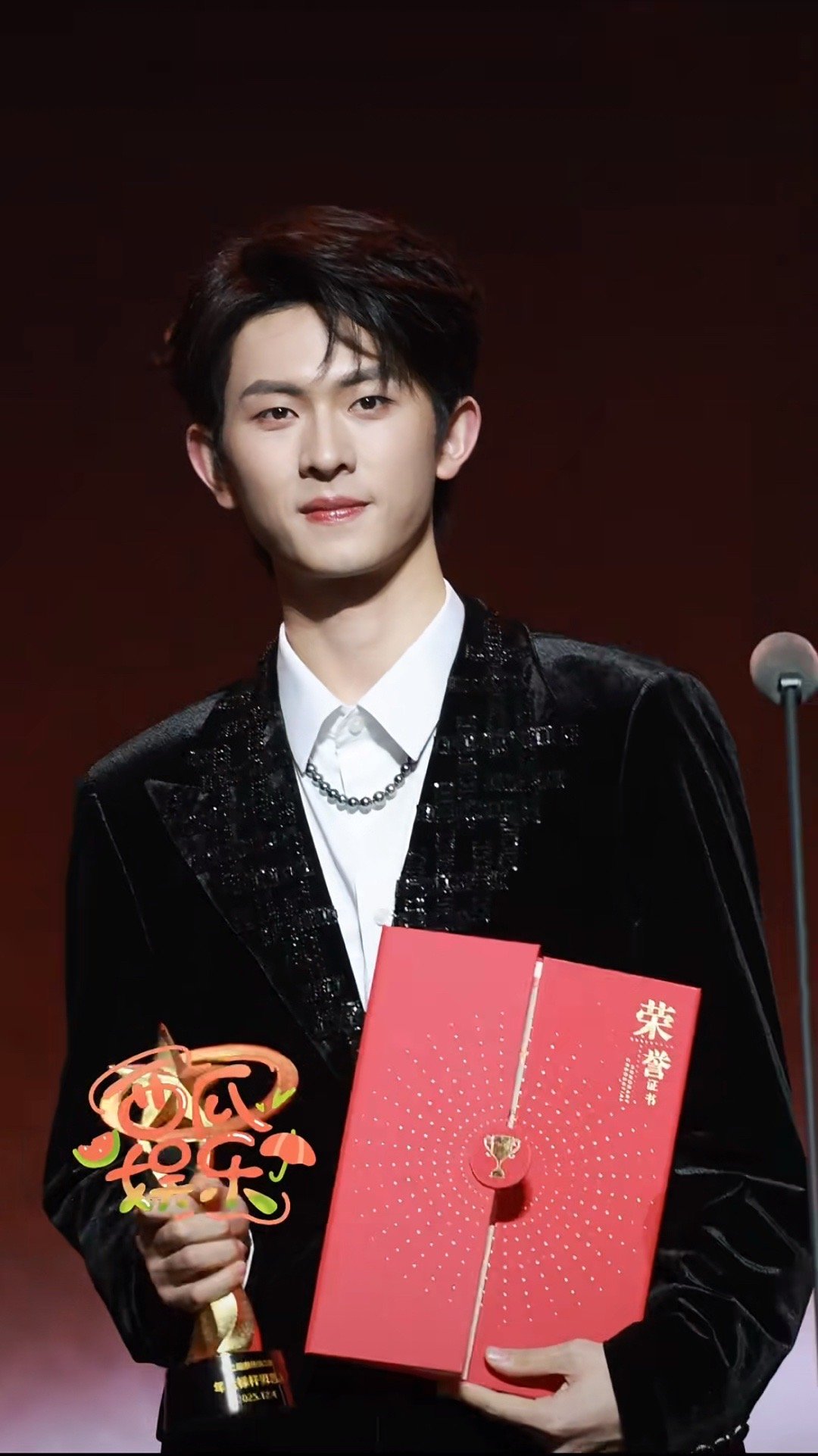 陈添祥 🍊安利陈添祥 恭喜陈添祥，年度标杆男艺人！实至名归，衷心为你高兴。正如