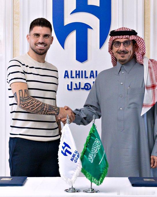 涨薪续3年！官方：利雅得新月与28岁葡萄牙中场鲁本·内维斯续约，新合同至2029