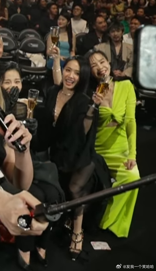 蔡依林  时隔20年，蔡依林再度封后！！！恭喜你年度最佳女歌手金曲奖
