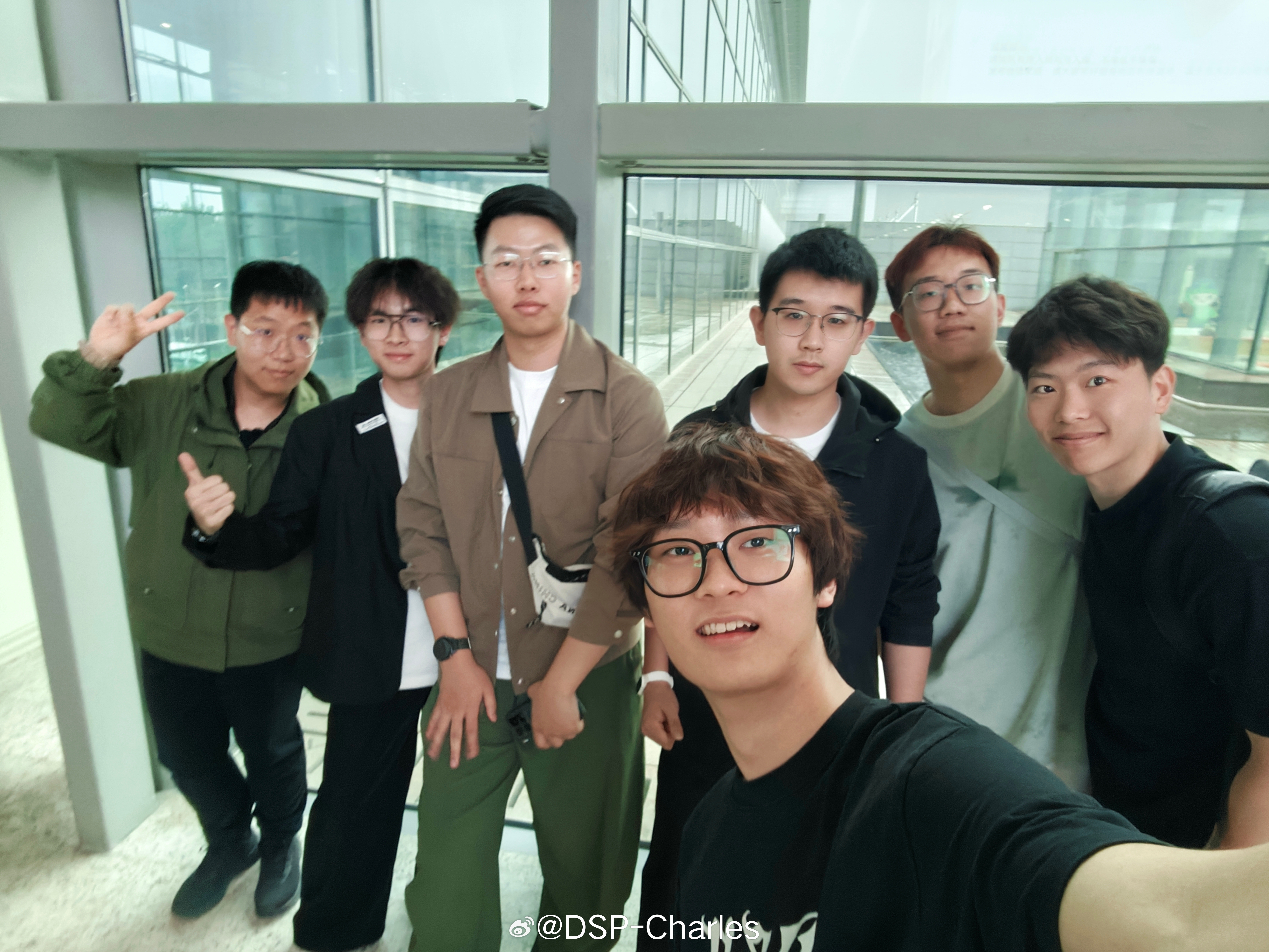 被一堆铁粉抓到了，好好好[二哈] ​​​