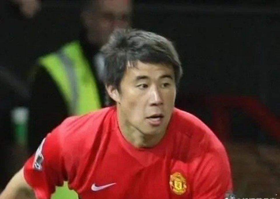 前国脚董方卓语出惊人，他表示自己当年的弹跳力不输给C罗。后来在国家队，他和杜威曾