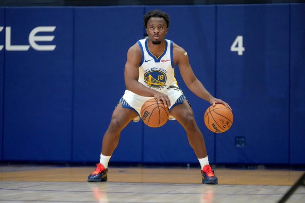 勇士队官方表示，LJ·克莱尔的脚踝接受了核磁共振检查。结果显示为扭伤。他将在一周