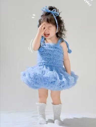 想找条这种类型的衣服和宝宝做亲子装，要遮手臂的，该怎么去搜索。找了好久都没有合适
