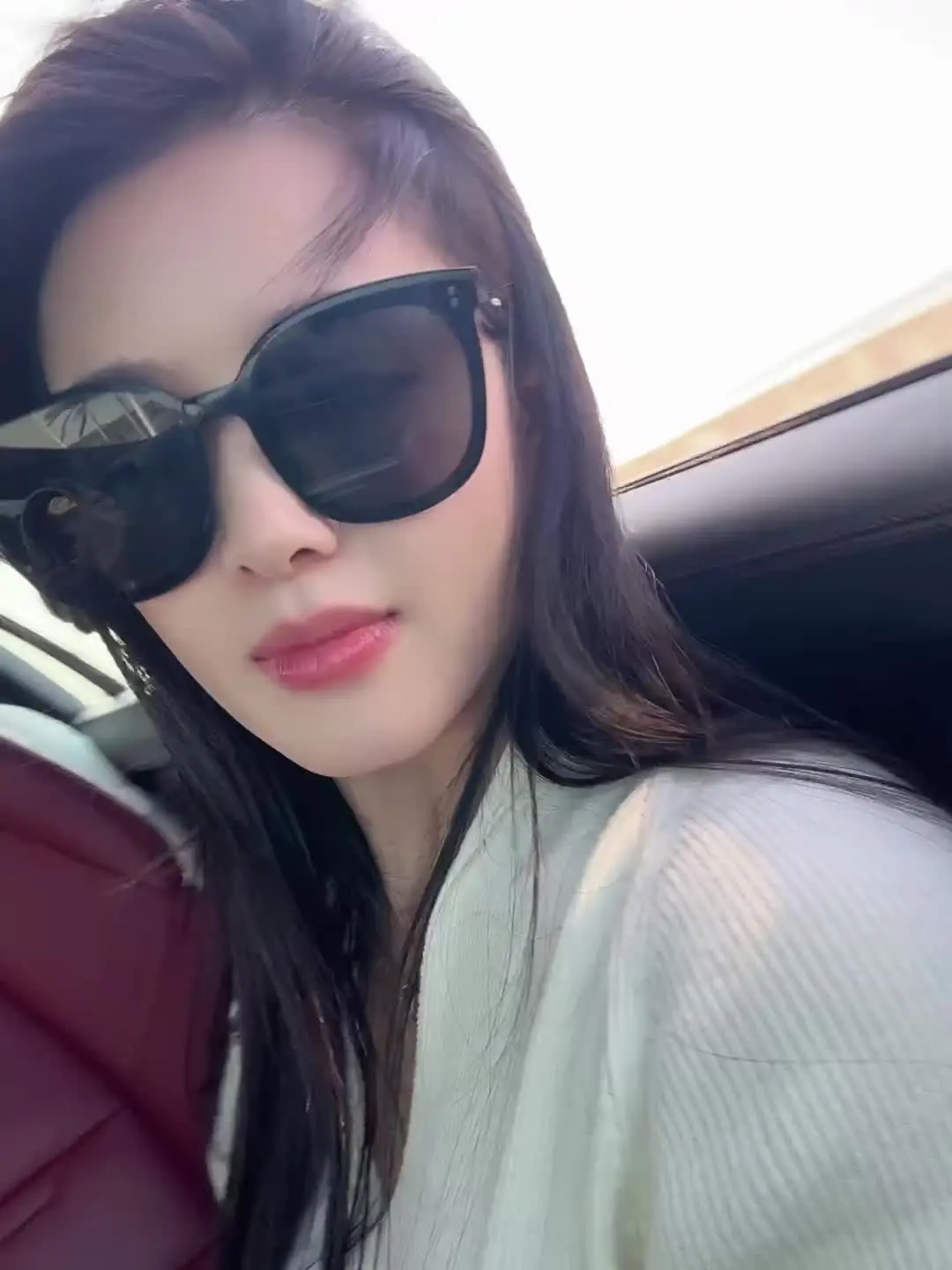 一个人的沉稳和强大，都是用曾经的无知和天真换来的