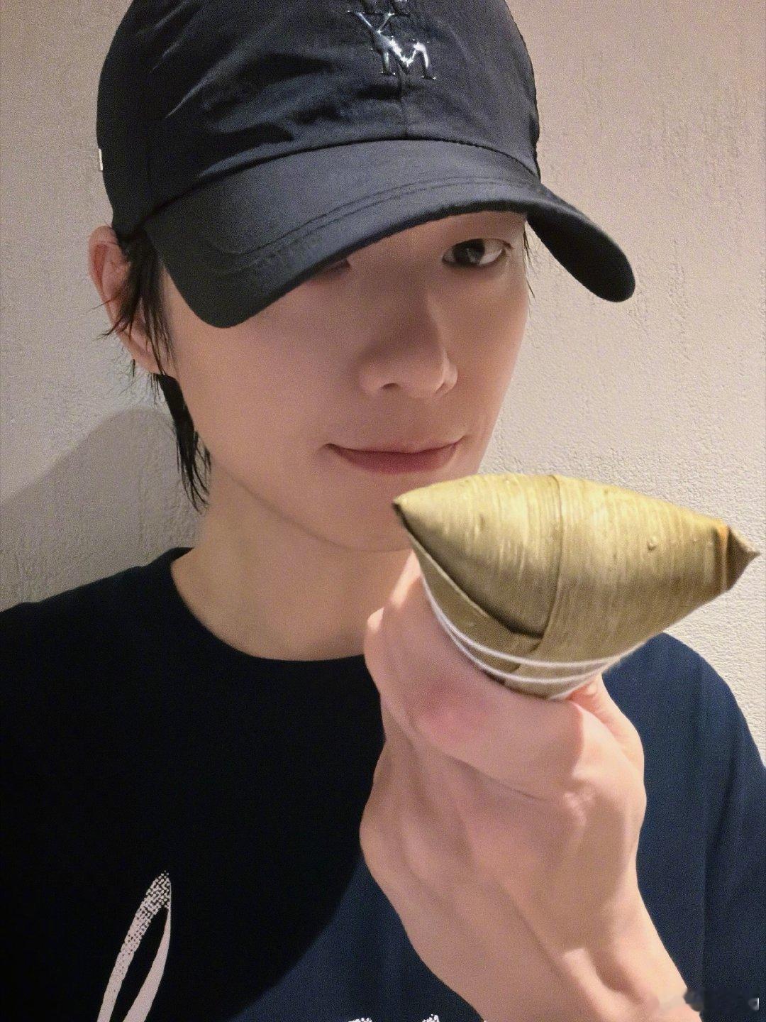 勋的小脸更锋利了，目光炯炯